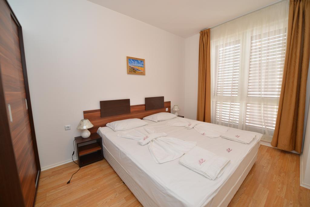 Romance Marine Aparthotel Slăntjev Brjag Exteriör bild